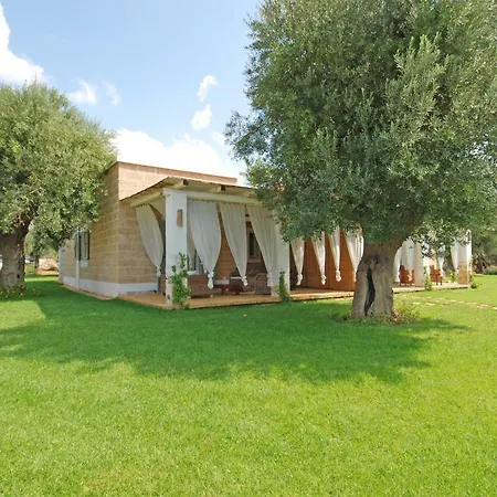 Casa Vacanze La Corte מלון דירות *